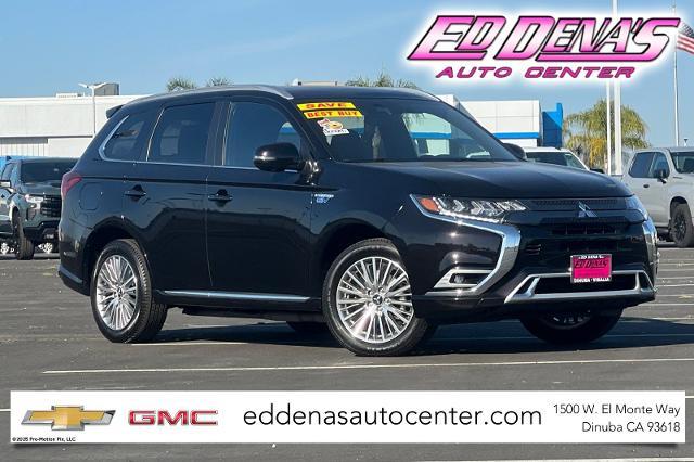 2022 Mitsubishi Outlander PHEV Vehicle Photo in DINUBA, CA 93618-9116
