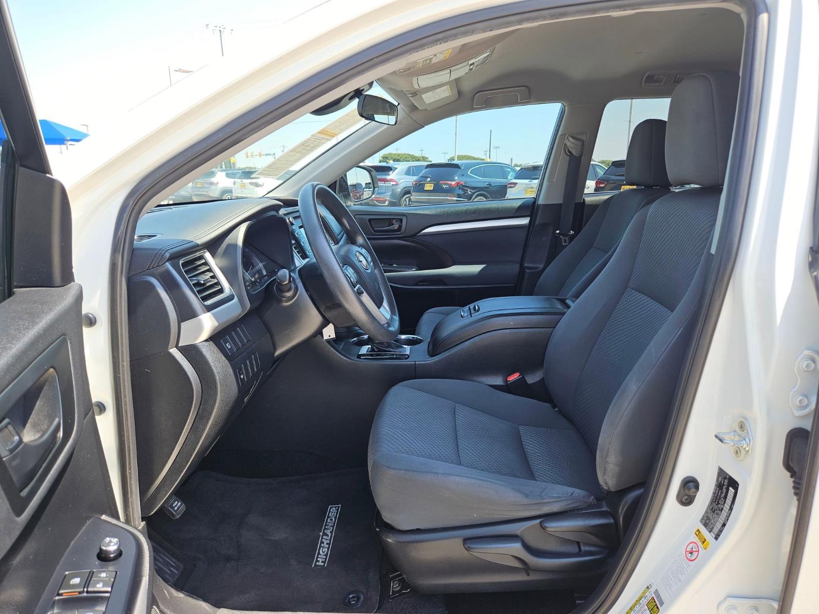 2019 Toyota Highlander Vehicle Photo in Seguin, TX 78155