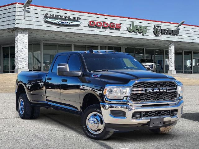 2024 Ram 3500 Vehicle Photo in Ennis, TX 75119-5114