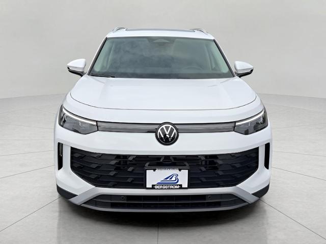 2025 Volkswagen Tiguan Vehicle Photo in Oshkosh, WI 54904