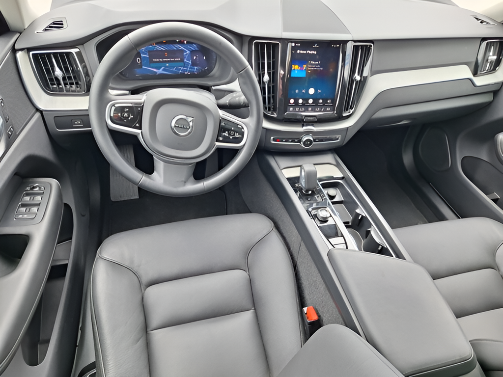 2025 Volvo XC60 Plus - 8