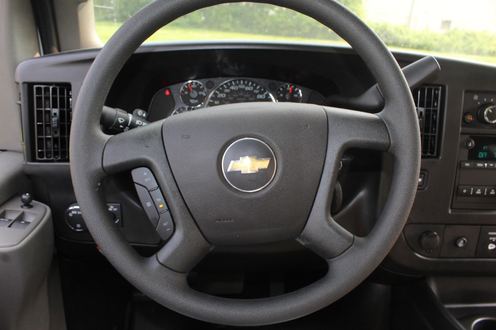2025 Chevrolet Express Cutaway 3500 Vehicle Photo in NORTHAMPTON, MA 01060-1120