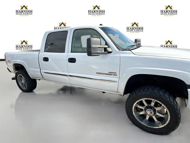 2005 GMC Sierra 2500 HD Vehicle Photo in EVERETT, WA 98203-5662