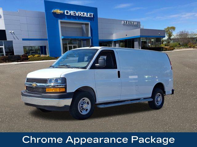 2024 Chevrolet Express Cargo 2500 Vehicle Photo in DANBURY, CT 06810-5034