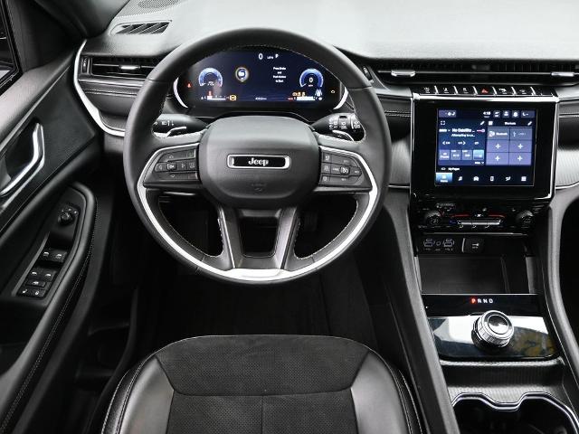 2024 Jeep Grand Cherokee L Vehicle Photo in Cedar Rapids, IA 52402