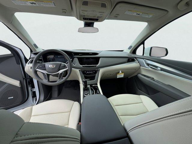 2025 Cadillac XT5 Vehicle Photo in LEOMINSTER, MA 01453-2952