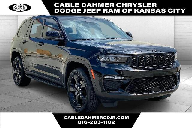 2023 Jeep Grand Cherokee Vehicle Photo in Kansas City, MO 64114