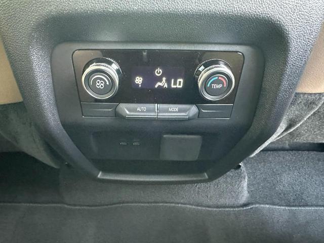 2026 Buick Enclave Vehicle Photo in COLUMBIA, MO 65203-3903