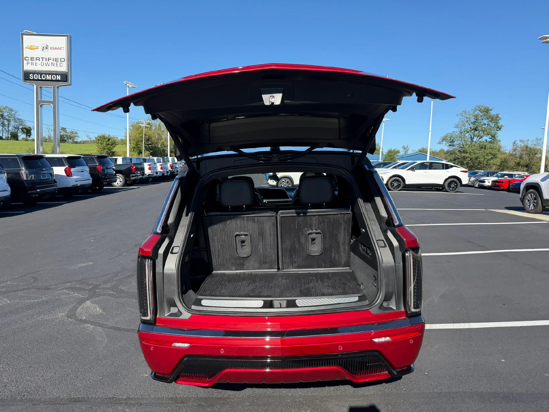 2026 Cadillac VISTIQ photo 12 of 36