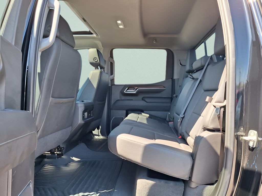 2023 Chevrolet Silverado 1500 photo 10 of 33