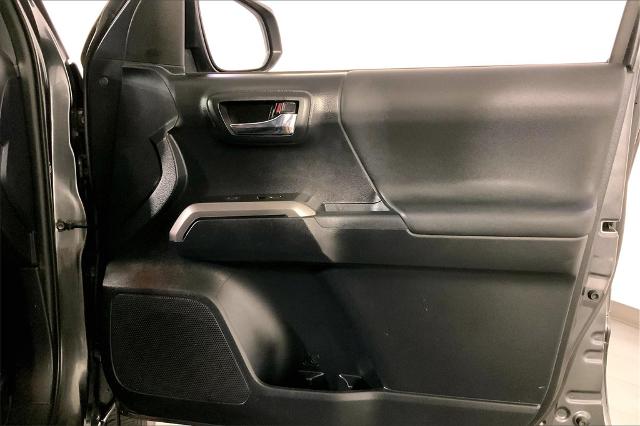 2018 Toyota Tacoma Vehicle Photo in Lees Summit, MO 64086