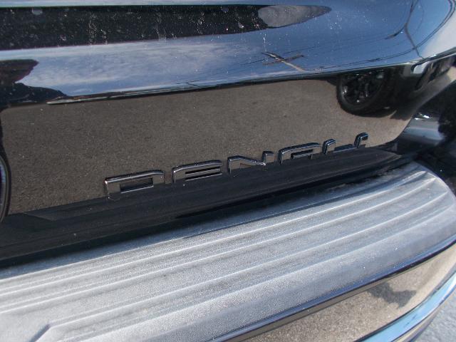 2023 GMC Yukon XL Vehicle Photo in LOWELL, MA 01852-4336