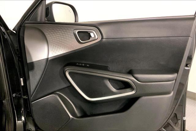 2023 Kia Soul Vehicle Photo in KANSAS CITY, MO 64114-4502