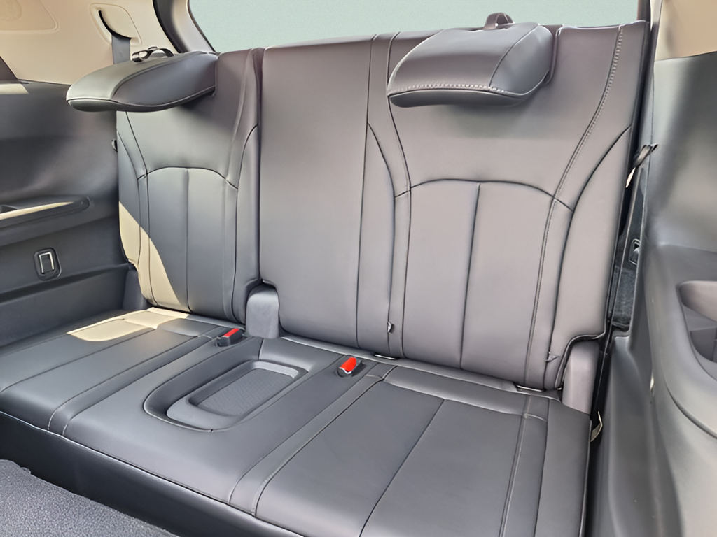 2026 INFINITI QX60 photo 10 of 32