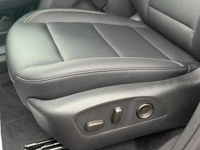 2025 GMC Acadia Vehicle Photo in COLUMBIA, MO 65203-3903