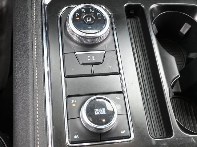 2022 Ford Expedition Vehicle Photo in Cedar Rapids, IA 52402