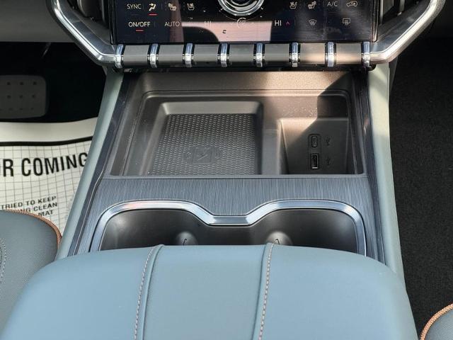 2026 GMC Acadia Vehicle Photo in COLUMBIA, MO 65203-3903