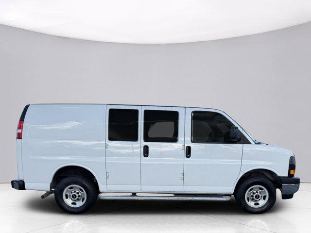 2024 GMC Savana Cargo 2500 Vehicle Photo in LEOMINSTER, MA 01453-2952