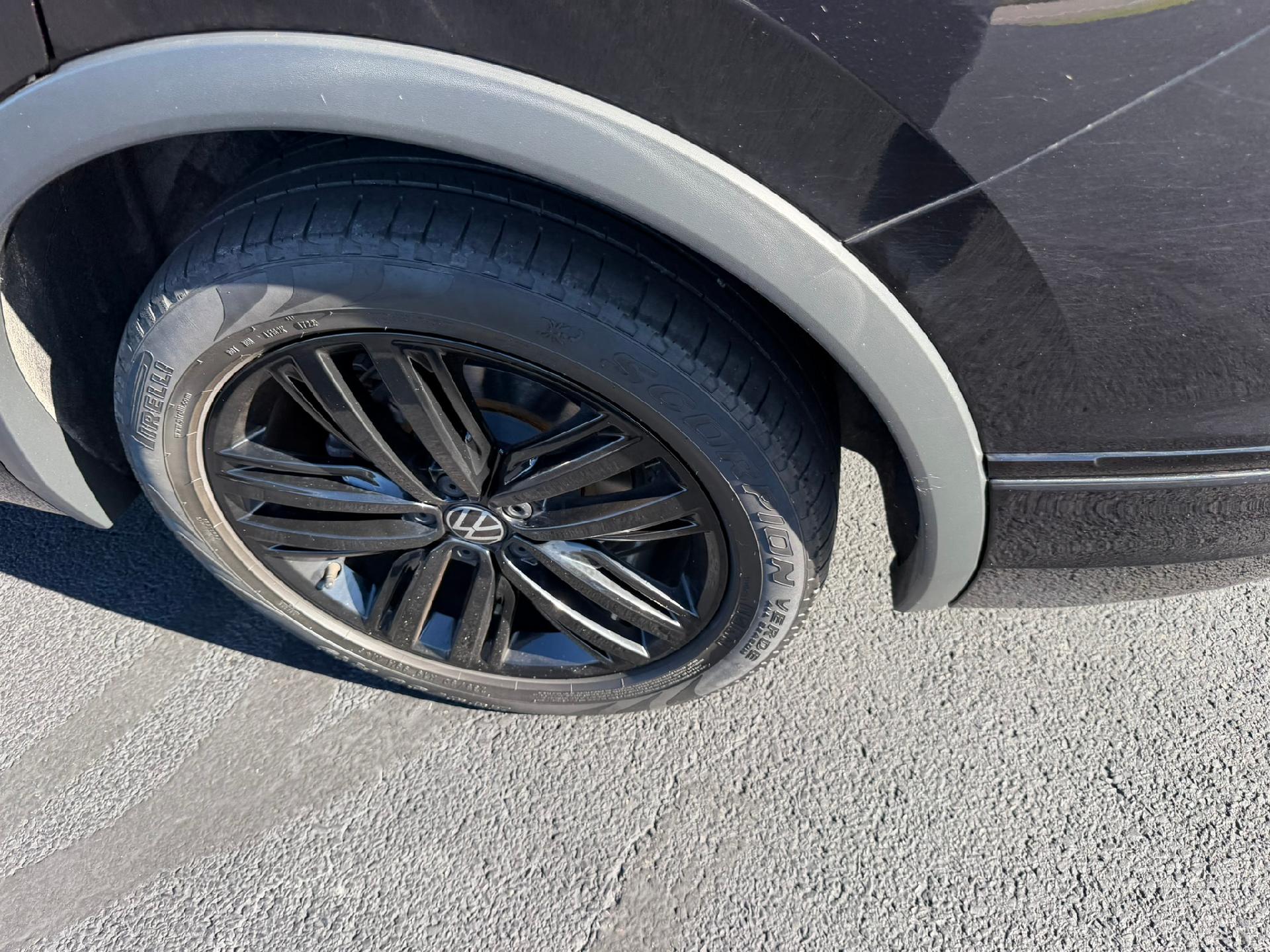 2022 Volkswagen Tiguan photo 15 of 37