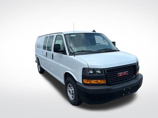 2025 GMC Savana Cargo 2500 Vehicle Photo in SAINT CLAIRSVILLE, OH 43950-8512