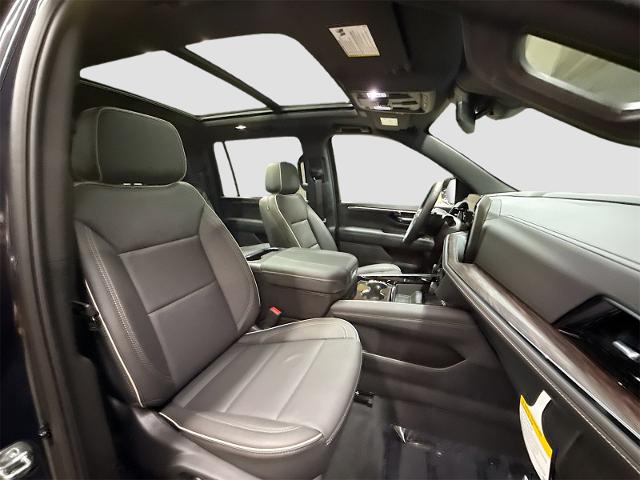 2025 Chevrolet Suburban Vehicle Photo in EVERETT, WA 98203-5662