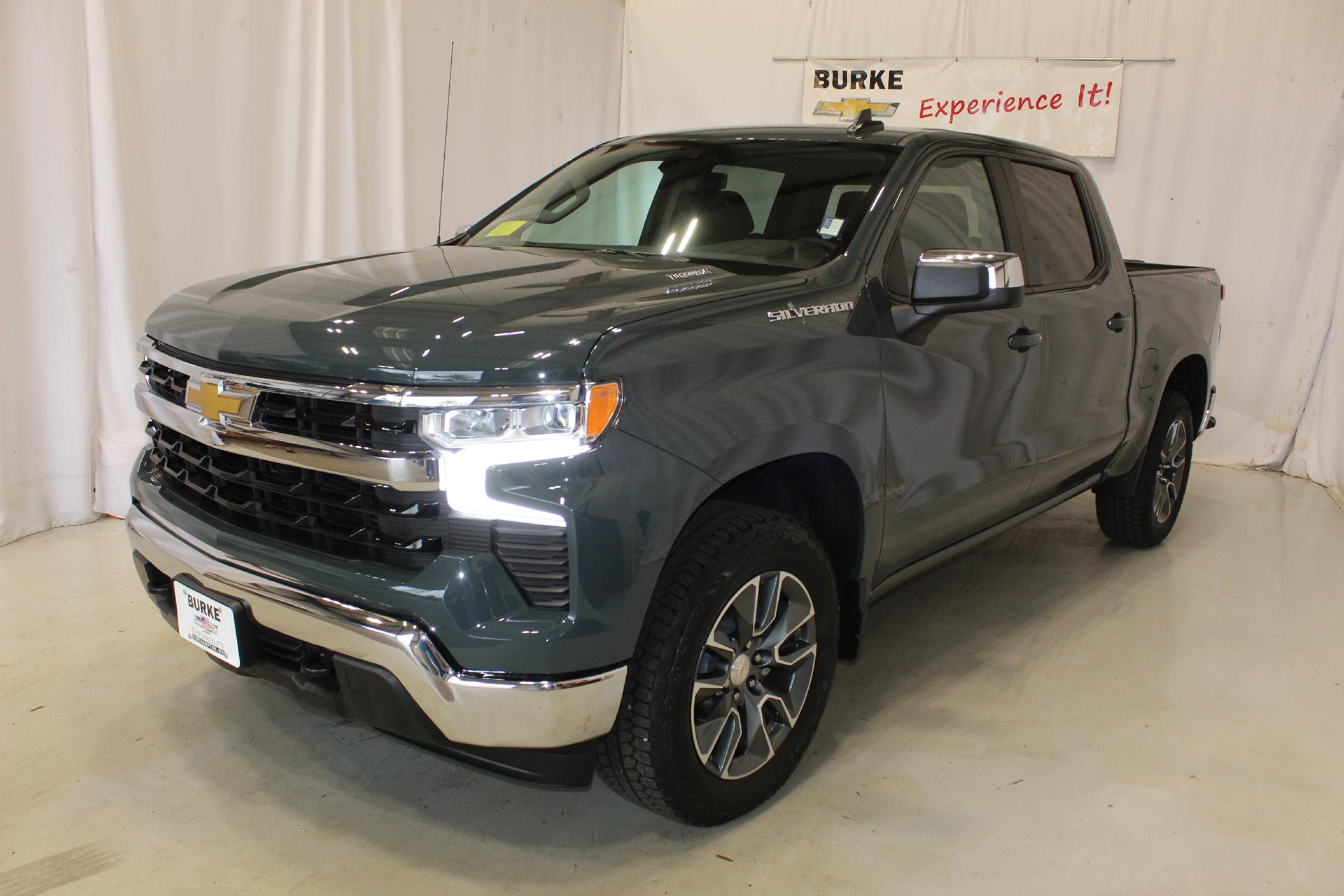 2025 Chevrolet Silverado 1500 Vehicle Photo in NORTHAMPTON, MA 01060-1120