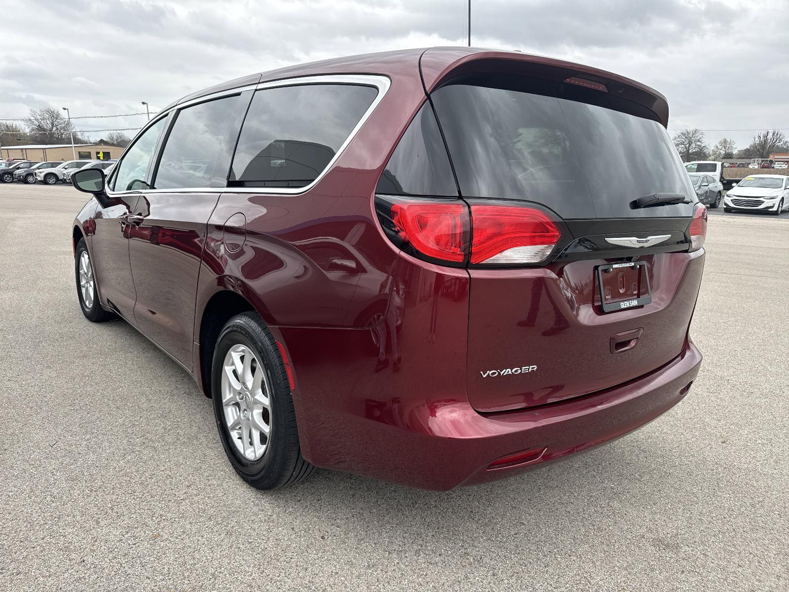 View vehicle photo 2
