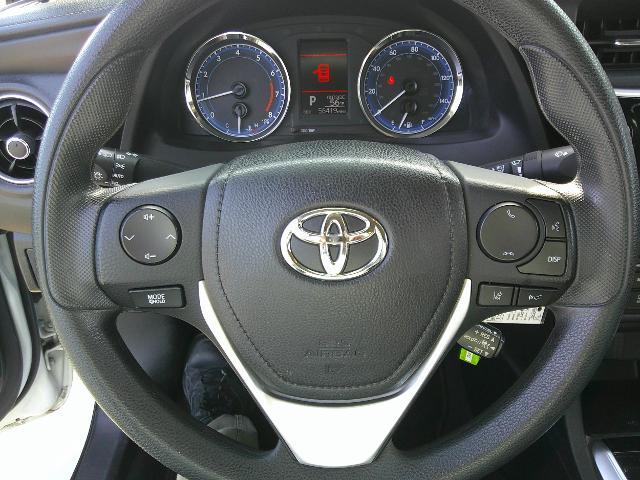 2018 Toyota Corolla Vehicle Photo in Cedar Rapids, IA 52402