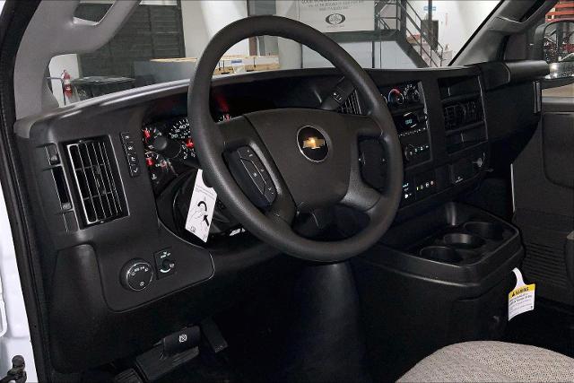 2025 Chevrolet Express Cargo Van Vehicle Photo in KANSAS CITY, MO 64114-4502