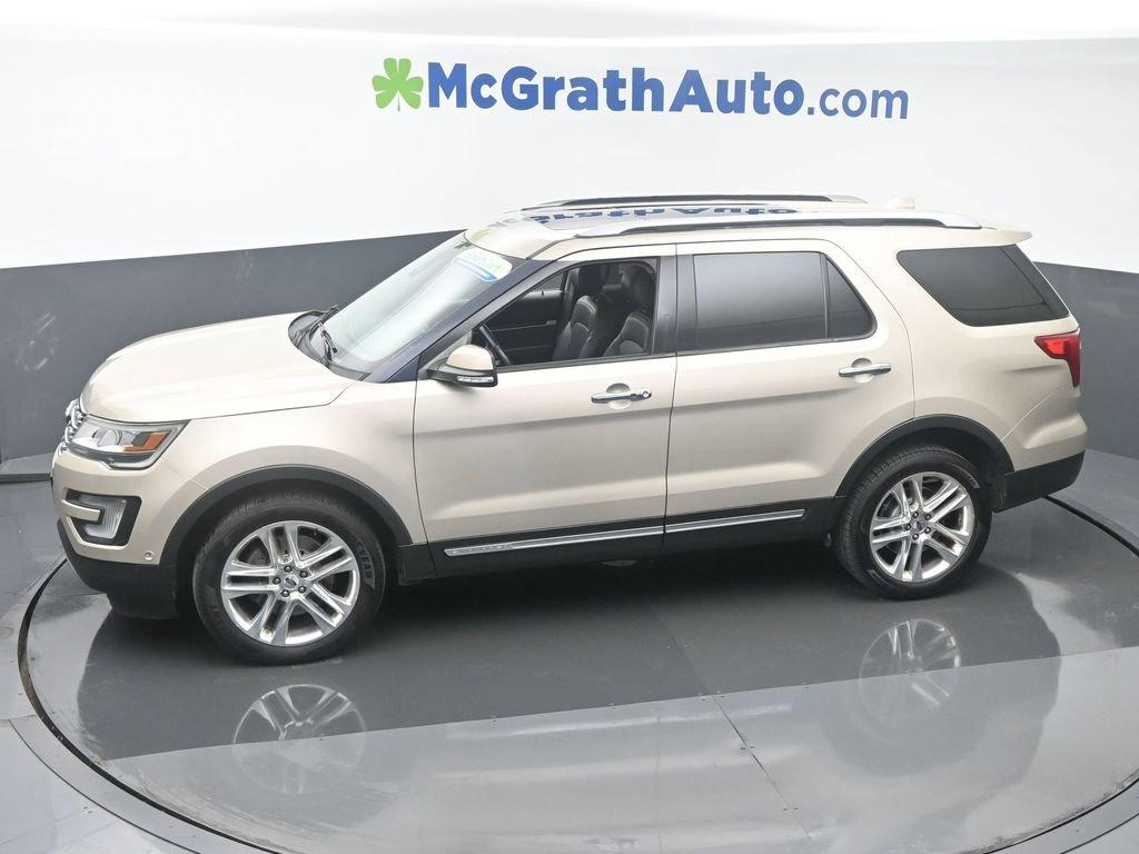 2017 Ford Explorer Vehicle Photo in Cedar Rapids, IA 52402