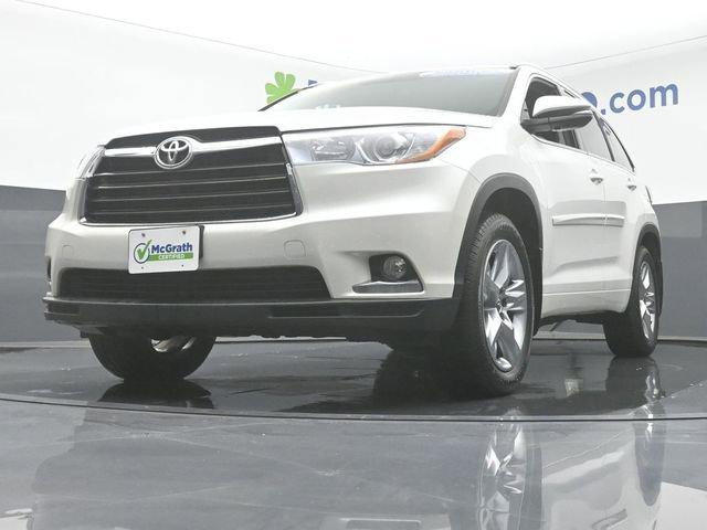 2016 Toyota Highlander Vehicle Photo in Marion, IA 52302