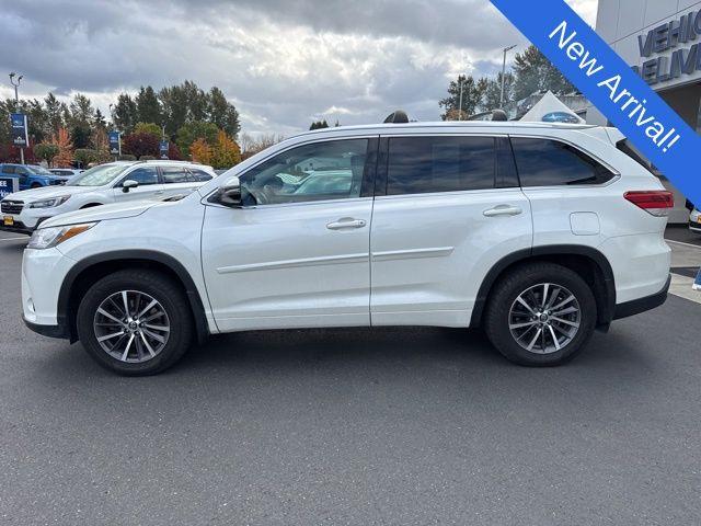 2018 Toyota Highlander Vehicle Photo in Puyallup, WA 98371