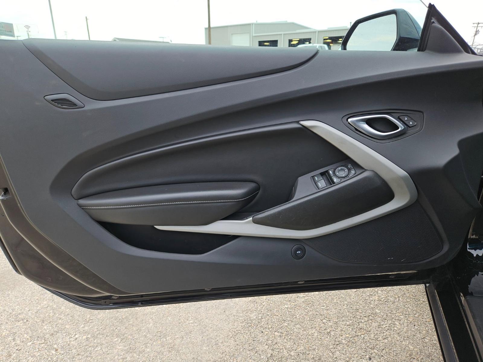2023 Chevrolet Camaro Vehicle Photo in Seguin, TX 78155