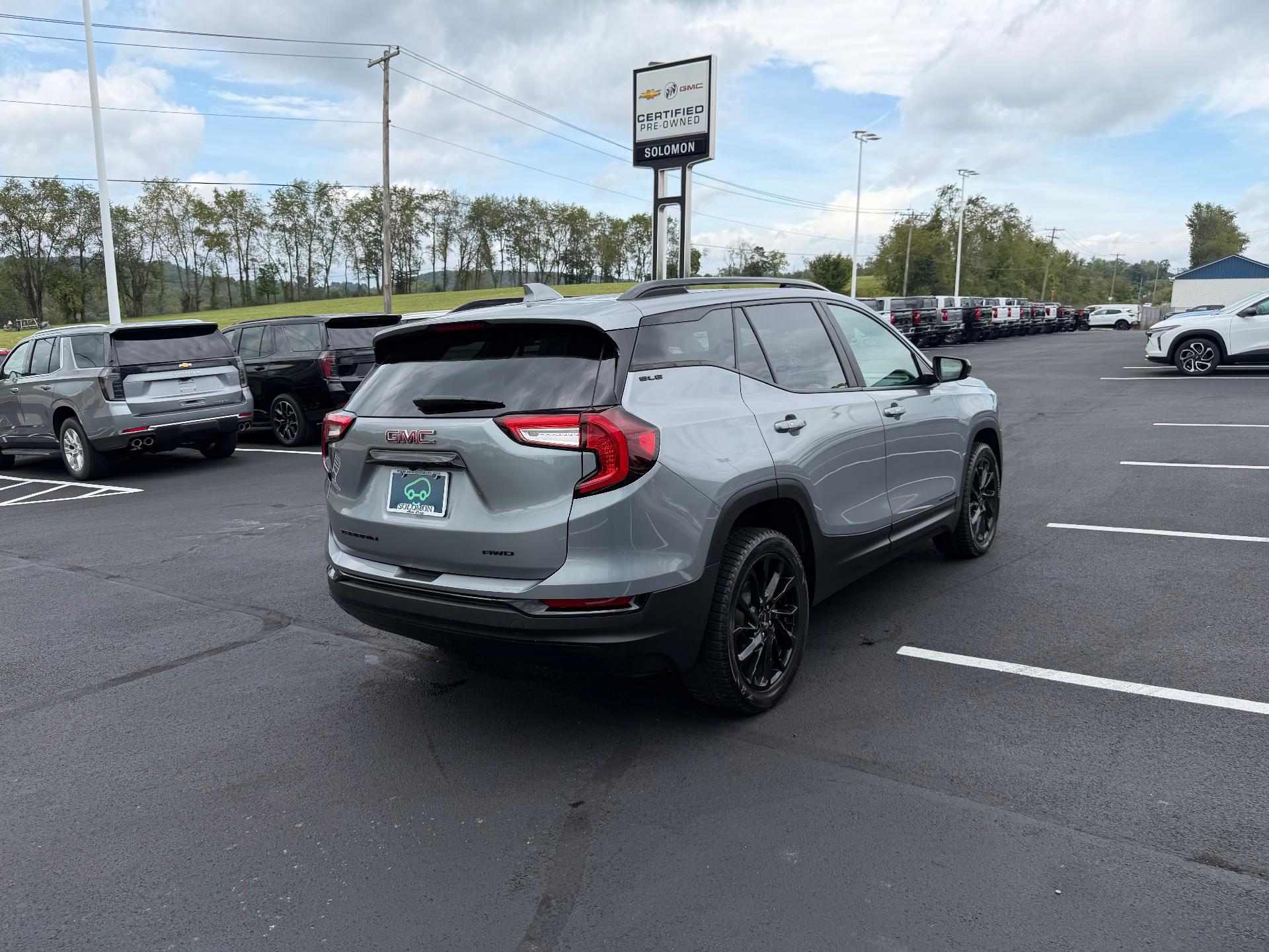 2024 GMC Terrain photo 6 of 36