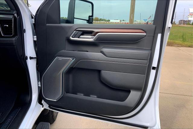 2025 GMC Sierra 2500 HD Vehicle Photo in TOPEKA, KS 66609-0000