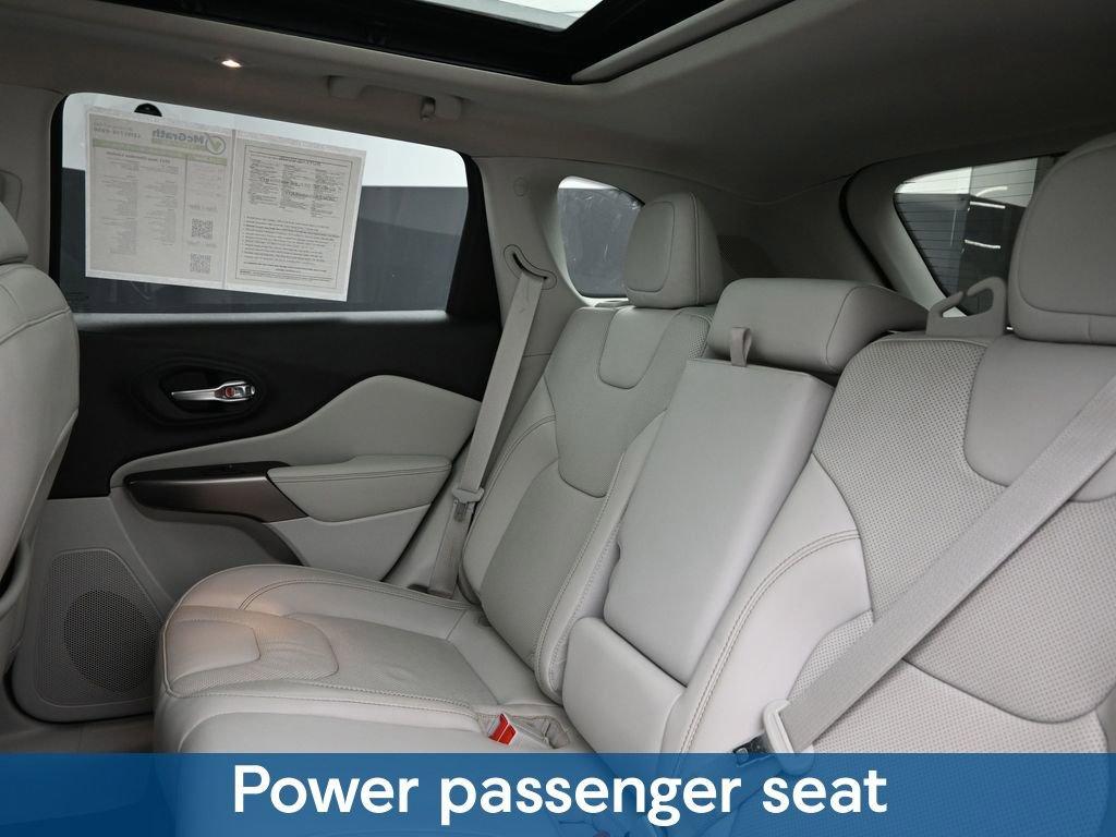 2021 Jeep Cherokee Vehicle Photo in Cedar Rapids, IA 52402