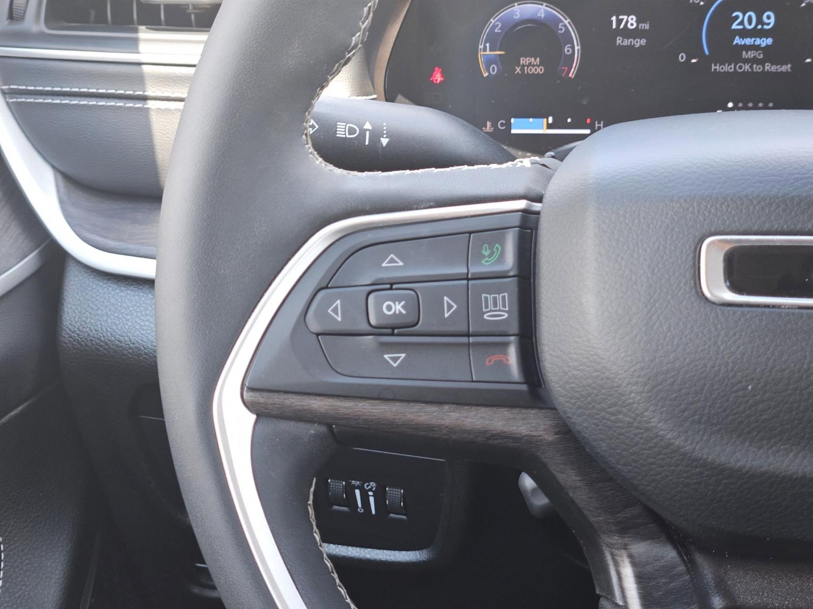 2023 Jeep Grand Cherokee Vehicle Photo in Seguin, TX 78155