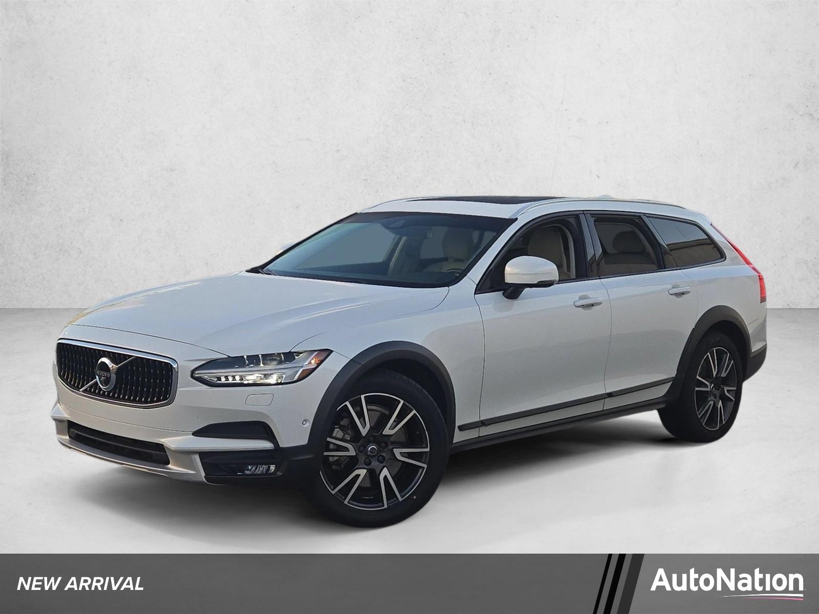 2018 Volvo V90 Cross Country Vehicle Photo in St. Petersburg, FL 33713