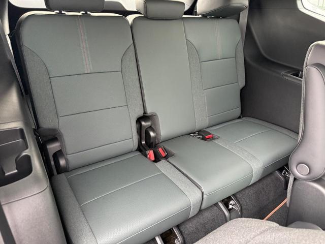 2025 GMC Acadia Vehicle Photo in COLUMBIA, MO 65203-3903