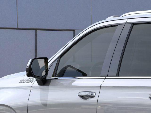 2025 Chevrolet Suburban Vehicle Photo in KANSAS CITY, MO 64114-4502