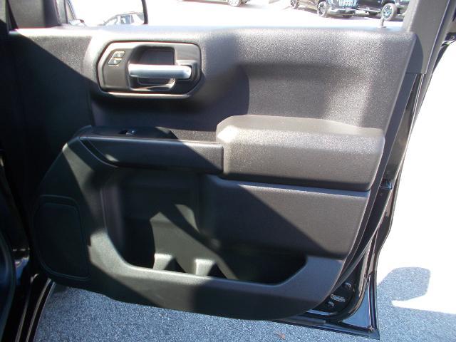 2024 GMC Sierra 1500 Vehicle Photo in LOWELL, MA 01852-4336