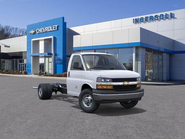 Select 2026 Chevrolet Express Cutaway 4500