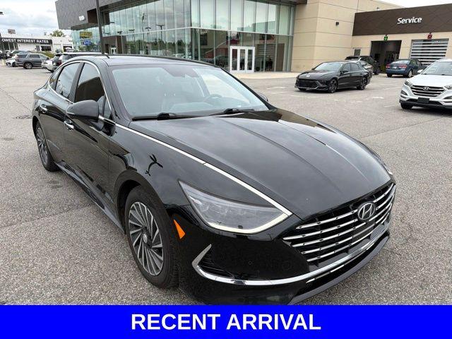 2021 Hyundai SONATA Hybrid Vehicle Photo in Merrillville, IN 46410