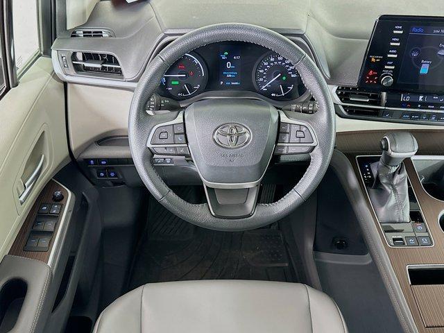 2022 Toyota Sienna Vehicle Photo in Flemington, NJ 08822