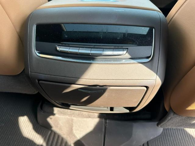 2024 Cadillac Escalade Vehicle Photo in COLUMBIA, MO 65203-3903