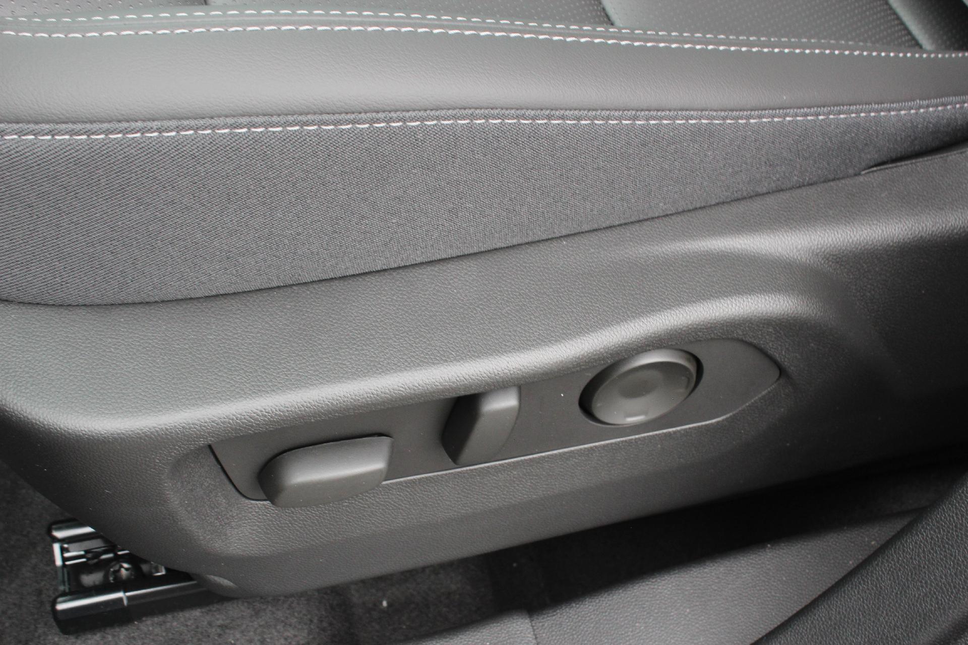 2025 Buick Envision Vehicle Photo in AURORA, CO 80012-4011