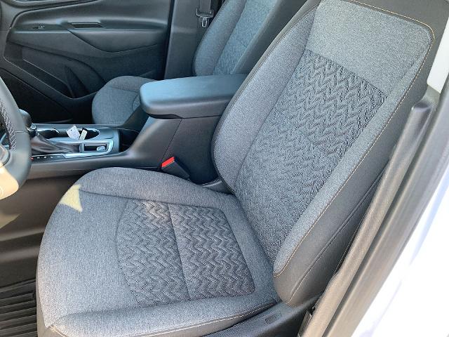 2022 Chevrolet Equinox Vehicle Photo in MOON TOWNSHIP, PA 15108-2571