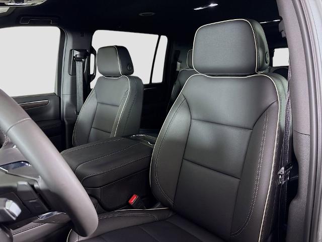2025 Chevrolet Suburban Vehicle Photo in PUYALLUP, WA 98371-4149