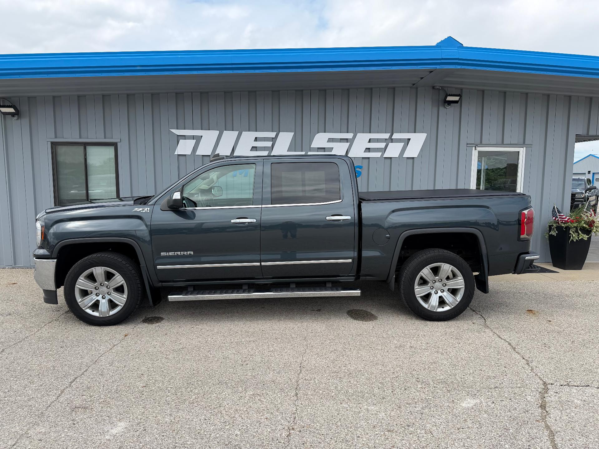  2018 GMC Sierra 1500 SLT Crew Cab 4WD   