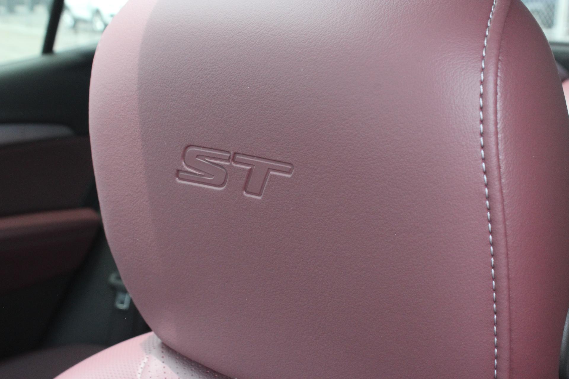 2025 Buick Envision Vehicle Photo in AURORA, CO 80012-4011